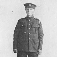 Picture of Dorothy Lawrence in her WW1 soldier's uniform